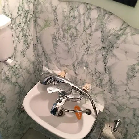 Brezoianu Studio Apartment Bucharest